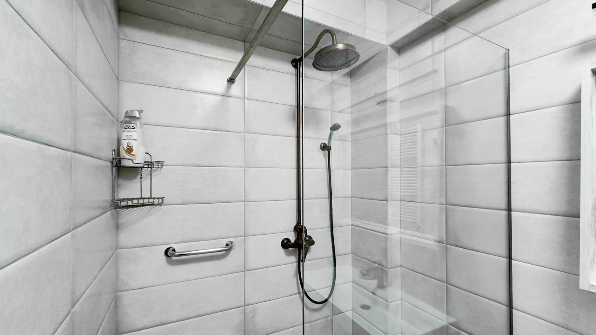 Glass New Apartments Ultracentral キシナウ エクステリア 写真