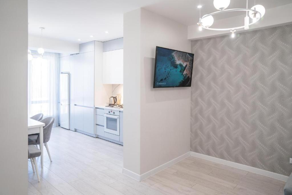 Glass New Apartments Ultracentral キシナウ エクステリア 写真