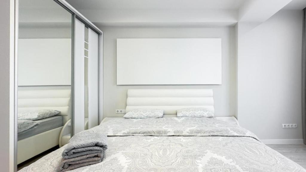 Glass New Apartments Ultracentral キシナウ エクステリア 写真